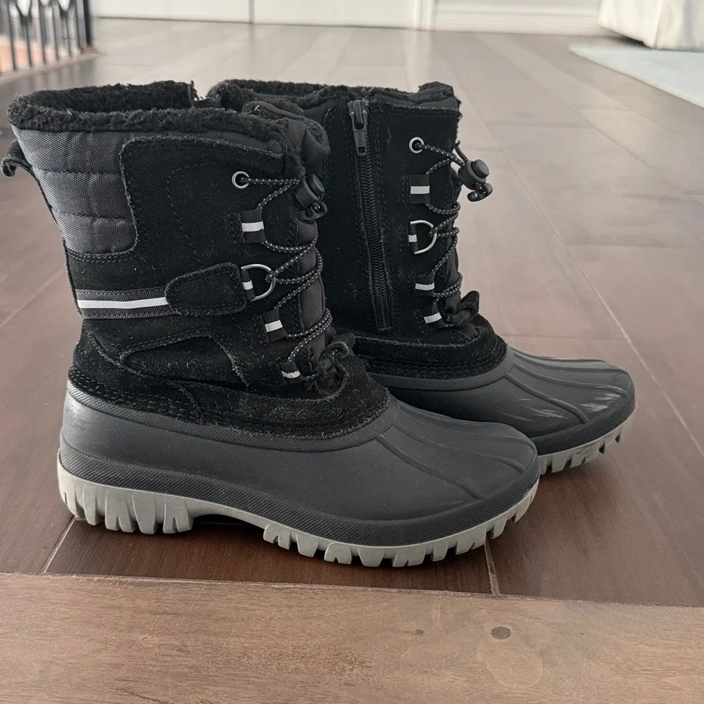 Lands’ End Black and Gray Winter Boots